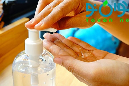 روش صحیح استفاده ا ضدعفونی کننده الکلی-04